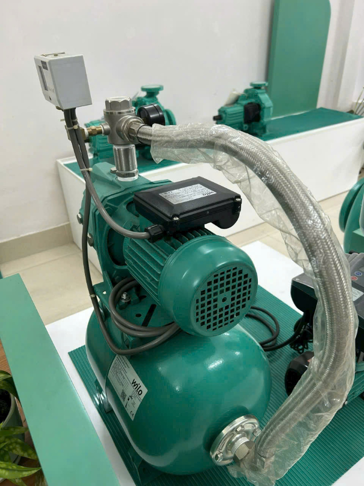 Máy bơm WILO Jet 4-4 và bình tích áp 18L