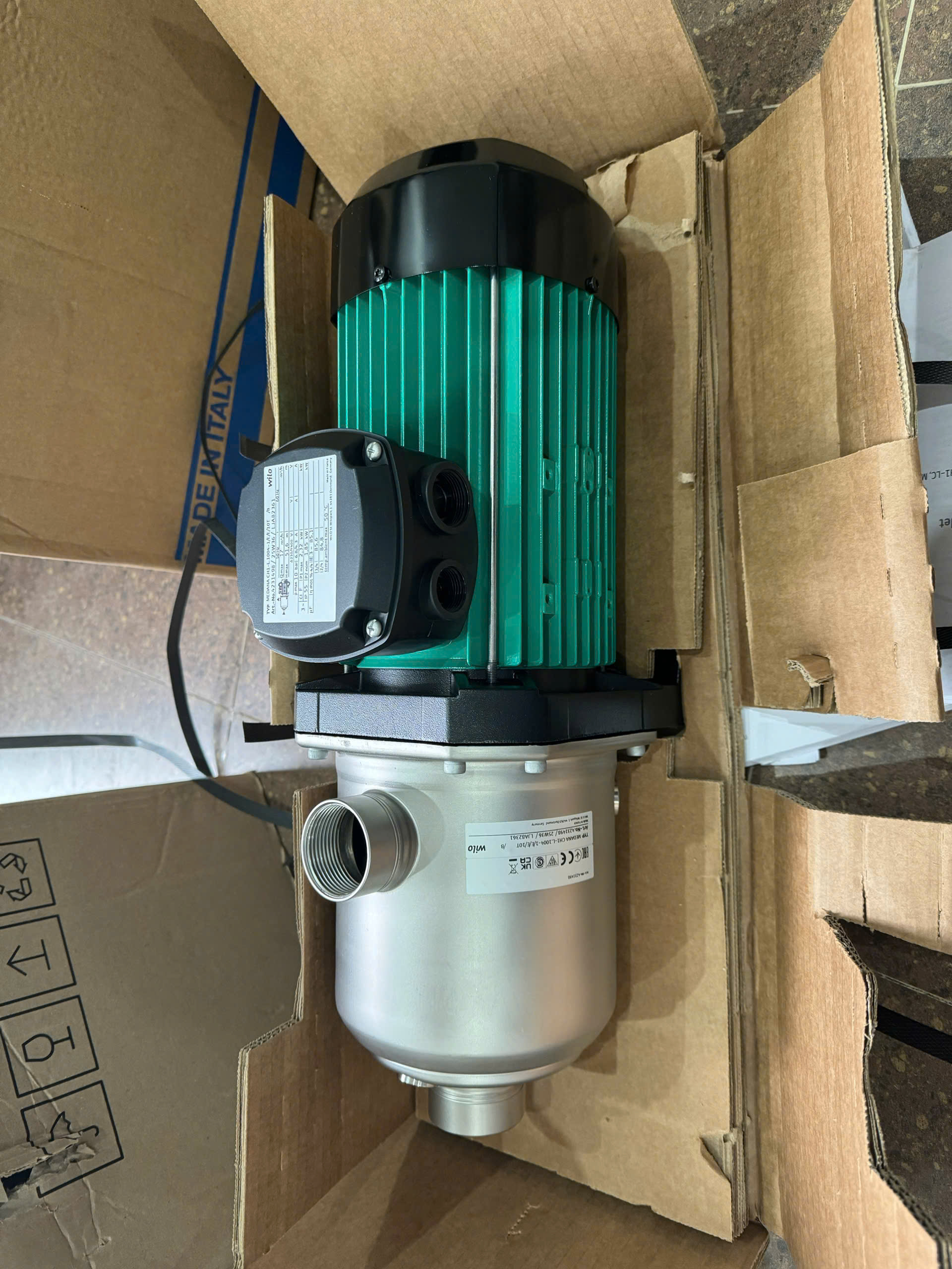 Máy bơm nước WILO Medana CH1-L.605-1/E/E/10T