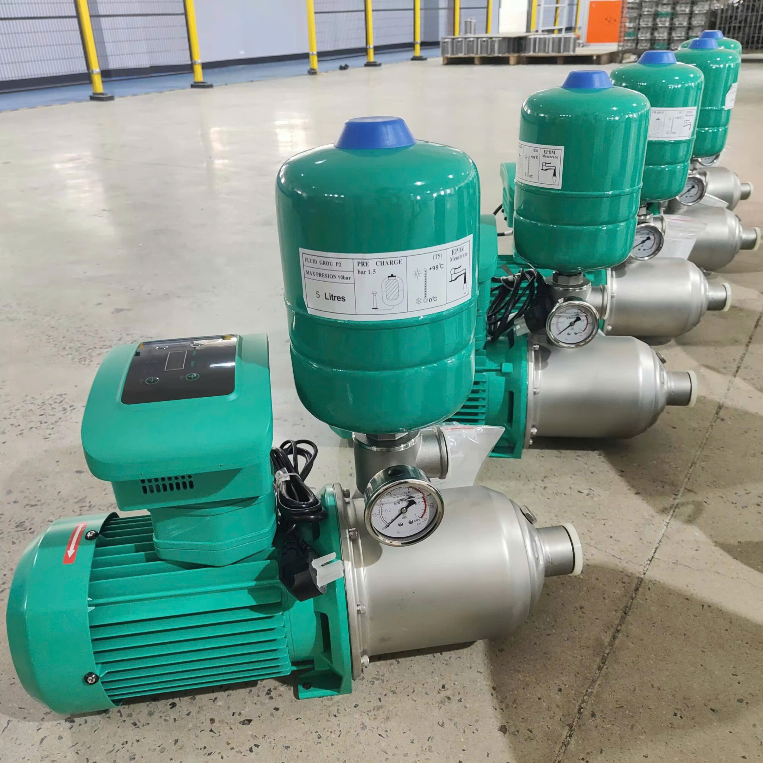 Bơm nước tăng áp biến tần MHI