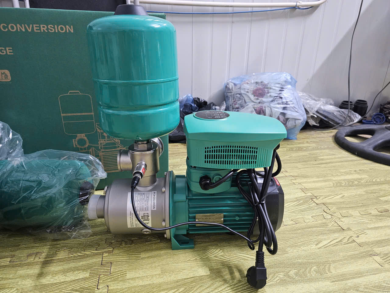 Bơm tăng áp biến tần DENOR MHI-1604EA 2.2KW