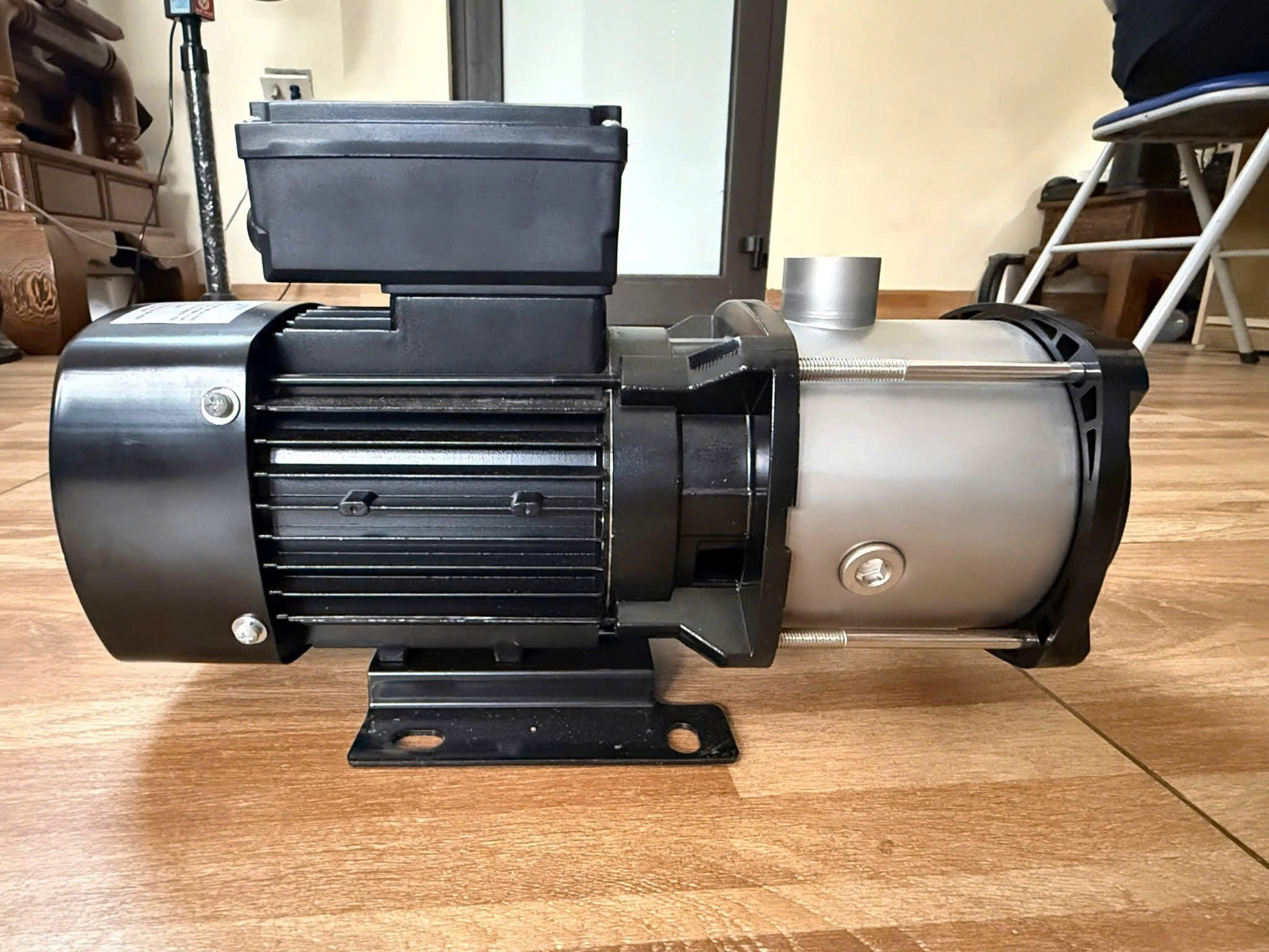 Máy bơm trục ngang DENOR CHM4-4 0.75KW